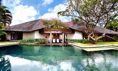 Artistic Villa In Kerobokan Kelod, Kuta Utara, Designed By Promenade Architect With Rice Field View Surrounding It, Close To Seminyak And Canggu Area