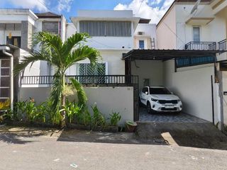 dijual rumah lantai 2 fully furnished lokasi muding kerobokan