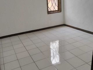 Rumah MURAH 2 lantai bagus baru renov Komplek Pondok Bunga Sariwangi