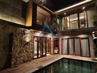 DISEWAKAN VILLA BARU DENGAN PEMANDANGAN LAUT, SAWAH DAN SUNSET