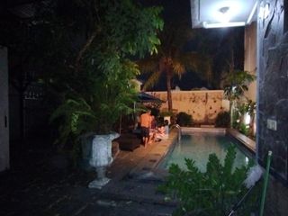 Rumah strategis dgn kolam renang pribadi di nologaten