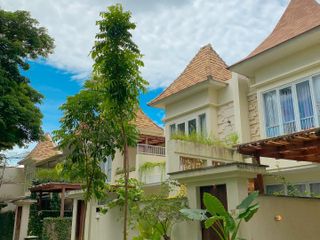 Rumah di kompleks elit Mutiara Boutique