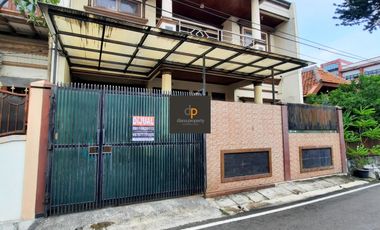 Dijual Rumah 2lt di Cibanten-Cideng,JakPus, Luas dan ada halaman belakang, Strategis