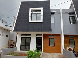 Townhouse eksklusif dekat gerbang tol Serpong Ciputat-Soeta