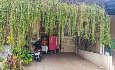 Dijual rumah semi furnished di ciputat, tangerang selatan