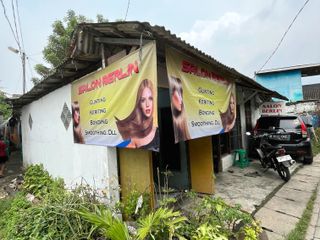 Sangat Dekat ke Bandara Ruko pinggir Jalan Ramai Kendaraan Di Kedaung