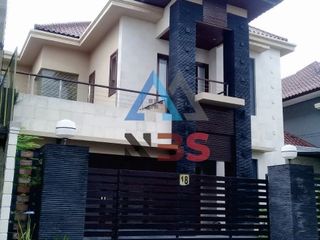 DIJUAL RUMAH MEWAH LANTAI 2 DIKAWASAN JALAN TUKAD BARITO PANJER