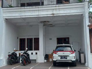 Rumah 3 lantai di Pesona depok estate Margonda Raya Depok