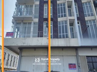 Ruko Bizzpark Hadap Jalan Raya Madukoro Semarang Barat