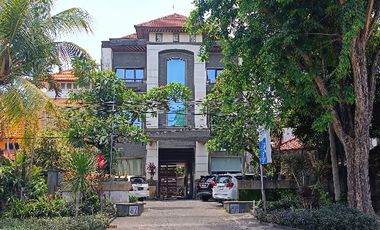 Gedung Strategis Cok Agung Tresna Renon Denpasar Bali