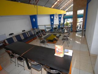 Dijual Gedung modern minimalis cocok untuk usaha di Ciateul