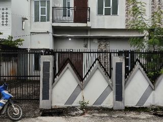 Rumah 2 lantai sewa Pekanbaru