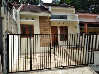 Jual cepat rumah siap huni di green paradise, 7menit stasiun Citayam