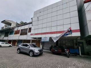 Ruko luas strategis jl raya laweyan solo kota