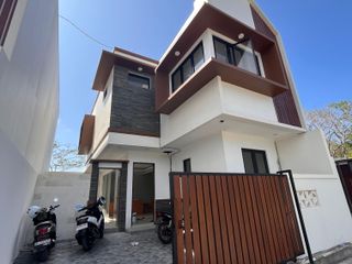 DIJUAL VILLA MODERN MURAH DALAM KOMPLEKS NUSA DUA