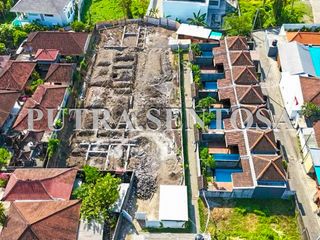 TANAH PERERENAN JALAN UTAMA ARAH PANTAI