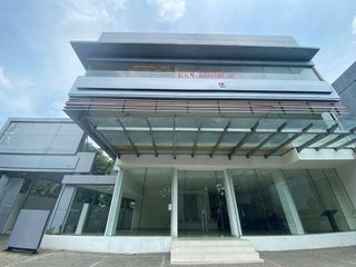 GEDUNG EX SHOWROOM + BENGKEL MOBIL DANAU SUNTER UTARA KEMAYORAN KELAPA GADING
