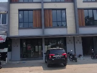 disewakan ruko baru 3 lantai di legenda wisata cibubur