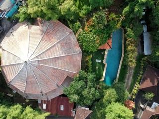 TANAH BONUS BANGUNAN VILLA LOKASI CANGGU