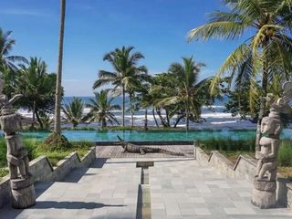 LUXURIOUS BEACH FRONT WOODEN VILLA