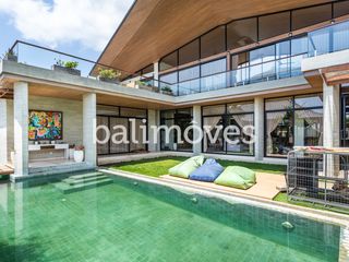 Vila Baru Dengan Luas 1000m2 Empat Kamar Tidur Di Tepi Pantai Sanur