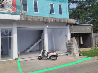 Ruko 2 lantai surat SHM deket perumahan buat usaha