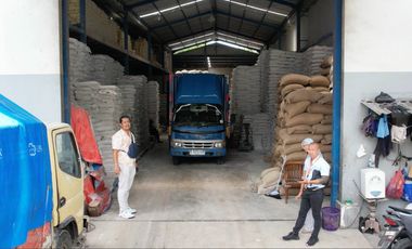 Gudang Di Jalan Raya Pemda Tigaraksa - Tangerang.