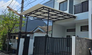 rumah Bagus Minimalis Baru direnovasi di Harapan Indah Bekasi