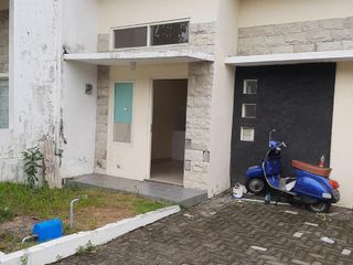 Dijual rumah Green Mansion dan sewa lahan usaha di surabaya timur