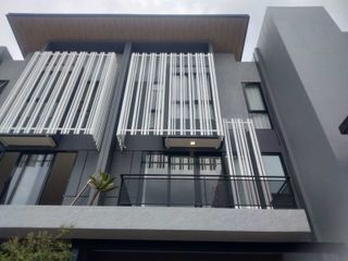 Rumah premium 4 lantai di Jakarta selatan