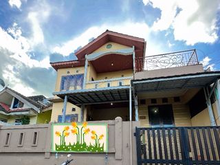 Rumah Cantik Dua Lantai