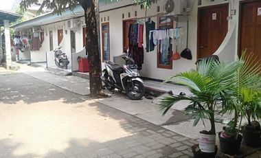 Dijual Rumah Luas Tanah 2.234 m² Ada Kontrakan Total 70 Pintu Nempel Dengan Kampus UMJ Ciputat Tangerang Selatan Bonus Rumah Induk,Gudang,Mushola 2 Lantai