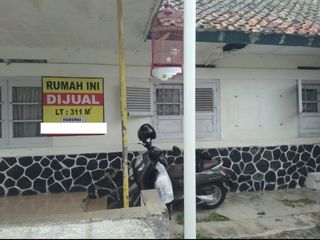 Di Jual Rumah Vintage Di Jalan Kolmasturi Cimahi