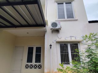 TURUN HARGA Rumah 2 Lt Taman Royal Cipondoh Sdh Renov
