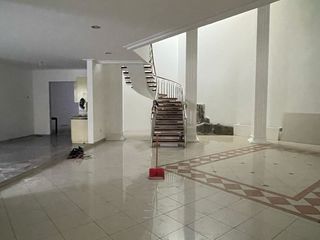 Disewakan Rumah Pluit Timur hoek baru bagus siap huni