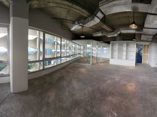Sewa Kantor 115 m2 Sdh Partisi di Sequis Center SCBD, Strategis, Nego