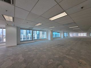 Sewa Kantor 825 m2 di Menara Mandiri SCBD Kondisi Bare, Lokasi Premium