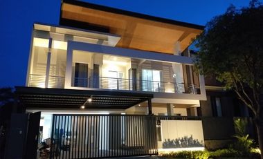 Dijual Rumah Minimalis moderen 2 lantai Selat Golf Citraland 