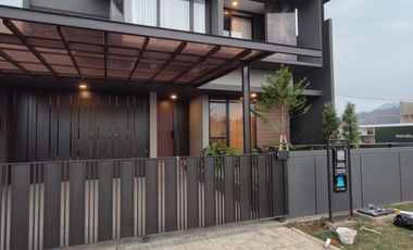 Rumah Baru KBP Nilapadmi Kota Baru Parahyangan dekat IKEA Padalarang