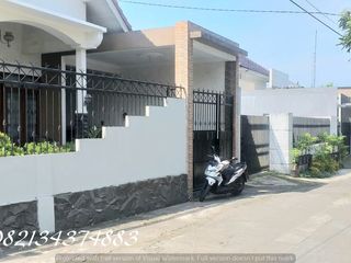 Dijual rumah luas siap huni, dekat UII Jl. Kaliurang Yogya, strategis