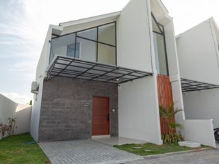 HUNIAN READY FURNISHED 2LT LOKASI STARTEGIS  SEMINYAK BALI