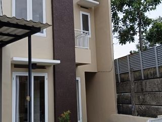 Turun Harga Rumah Baru 2 Lantai Siap Huni di Graha Raya