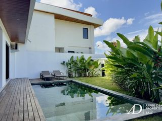 FREEHOLD | MODERN 4-BEDROOM VILLA WITH RICE FIELD VIEWS IN TUMBAK BAYUH