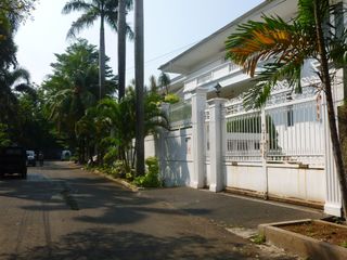 Rumah Permata Hijau Jl Mas Murni Lt770m2 Swimming Pool Grogol Utara