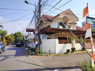 rumah huk Bisa semi Kantor dekat jalur busway dan tidak banjit
