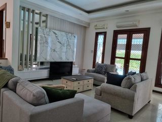 Dijual Rumah Lux  1 lantai   full furnished dengan kolam renang