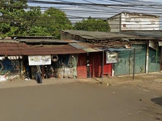 Di jual kios di jln utama angkot 24 jam dan tranmart Lebak bulus