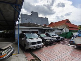 Rumah Ex Bengkel Posisi Huk Cocok Untuk Usaha di Cempaka Putih