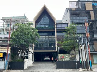 Di Jual cepat bangunan Resto dan Bar 4 lantai di Kuningan - Jaksel