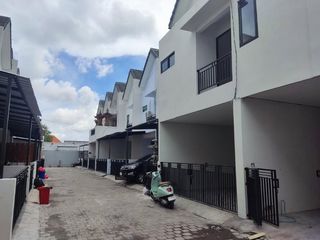 Rumah 2 Lantai Cluster Strategis di Sesetan Denpasar Selatan
